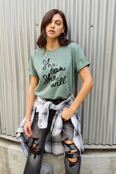 Camiseta de manga corta SHE CAN SHE WILL de tamaño completo de Simply Graphic Tee tee